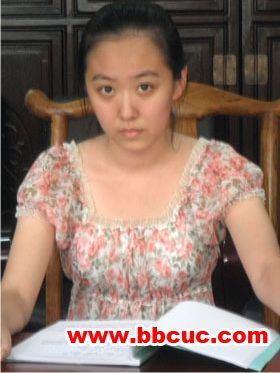 播音班学员孙洺玥在课堂